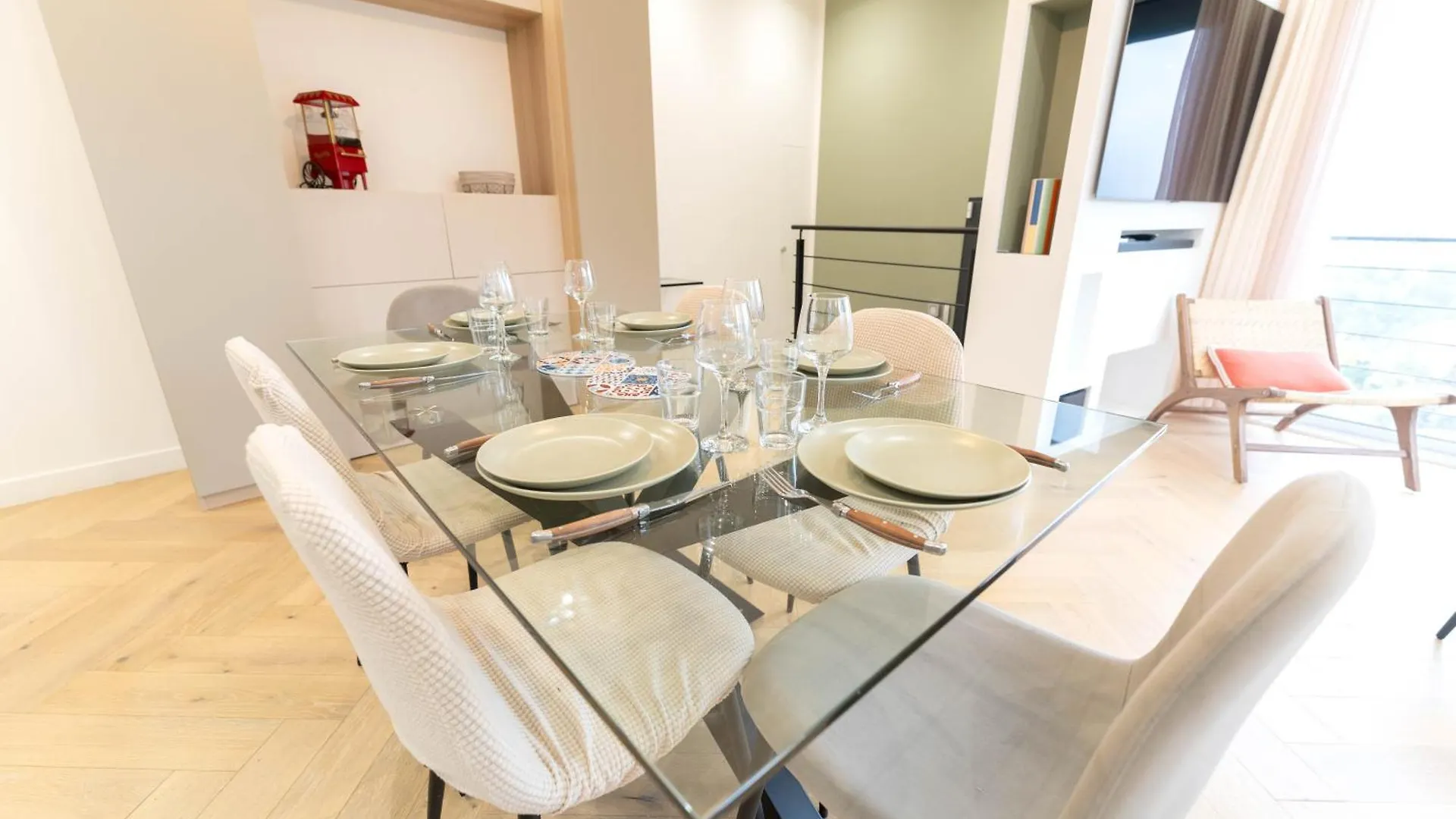 Magnifique Appartement Avec Piscine Et Jardin Nice