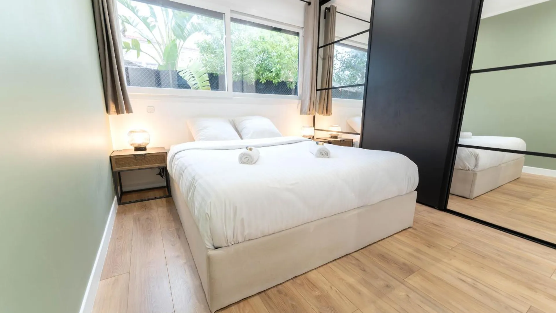 Magnifique Appartement Avec Piscine Et Jardin Nice 0*,  France