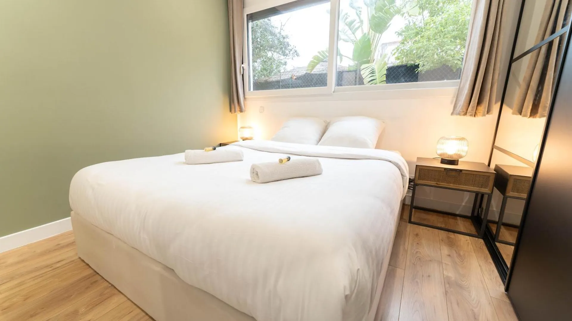 Magnifique Appartement Avec Piscine Et Jardin Nice France