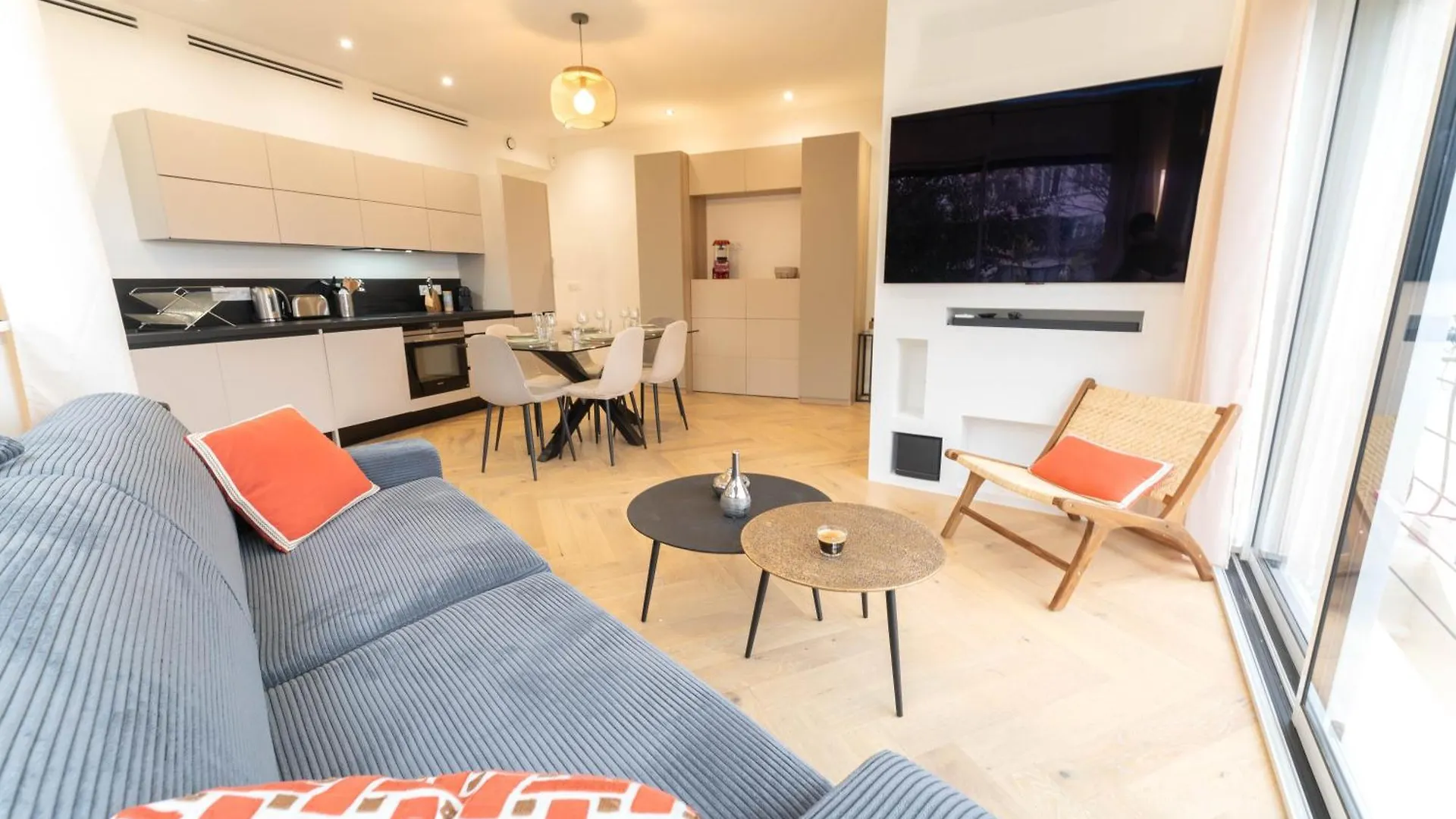 Magnifique Appartement Avec Piscine Et Jardin Nice