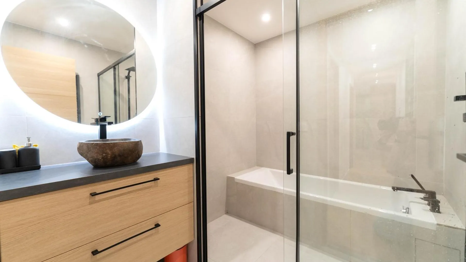 Magnifique Appartement Avec Piscine Et Jardin Nice France