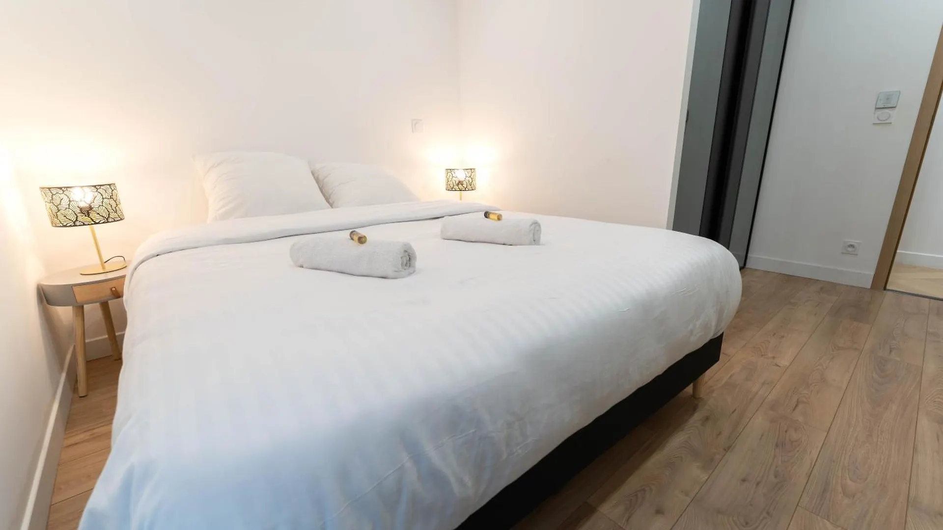 Magnifique Appartement Avec Piscine Et Jardin Nice
